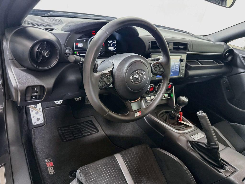 صورة 9 لـ 2024 Toyota GR86 PREMIUM