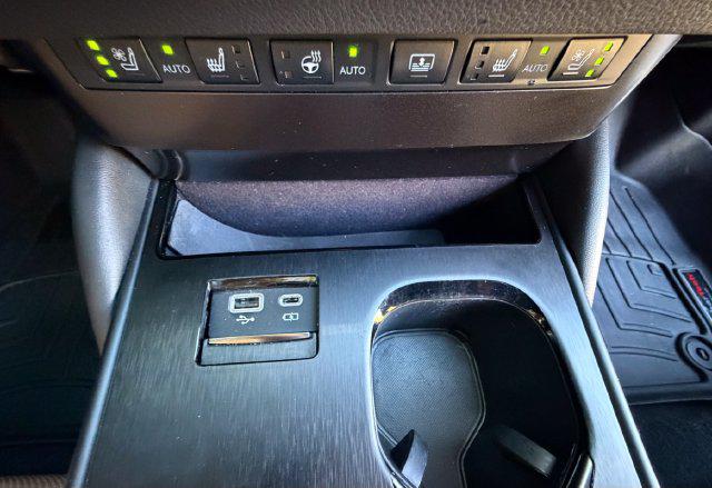 صورة مصغرة 29 لـ 2023 Lexus ES 300H ULTRA LUXURY