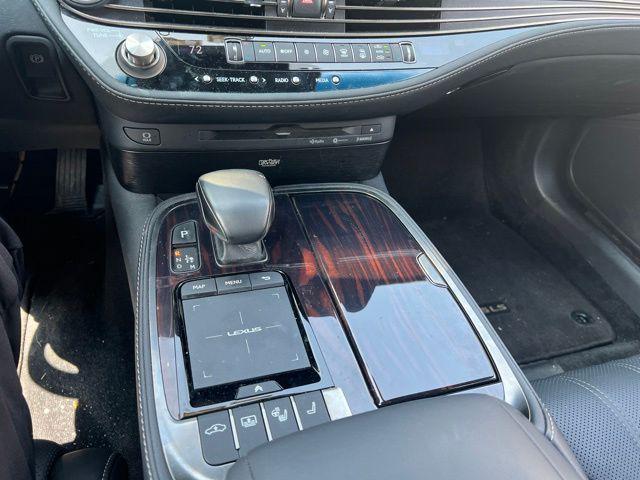 صورة مصغرة 17 لـ 2021 Lexus LS 500H BASE