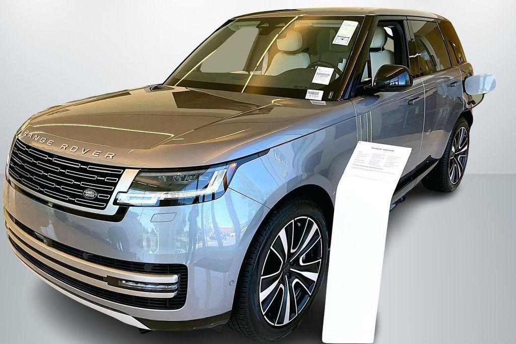 New 2026 Land Rover Range Rover P550e SE