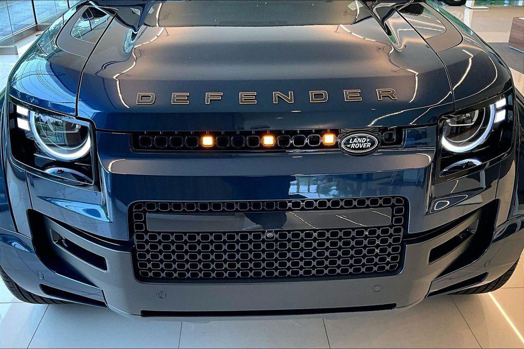 2026 LAND Rover DEFENDER P635 OCTA — миниатюра 18