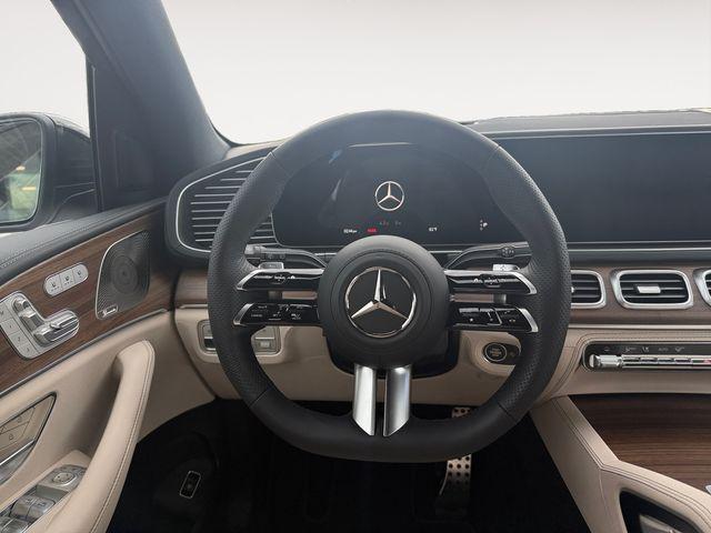 2026 Mercedes-BENZ GLS — миниатюра 12