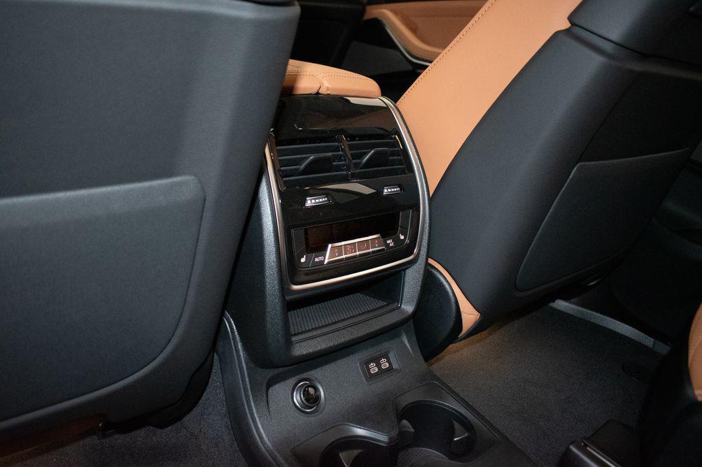 صورة مصغرة 25 لـ 2027 BMW X7 XDRIVE40I