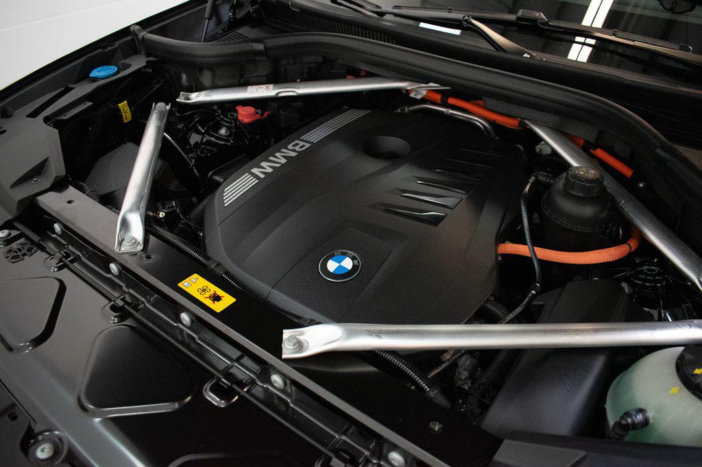 2026 BMW X5 PHEV XDRIVE50E — фото 10