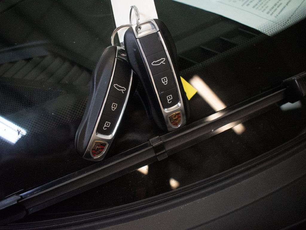 2023 Porsche 911 CARRERA 4S — миниатюра 32