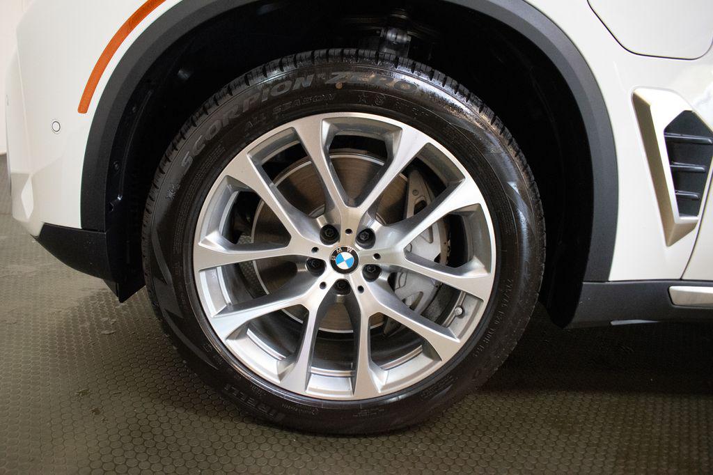 صورة 9 لـ 2026 BMW X5 PHEV XDRIVE50E