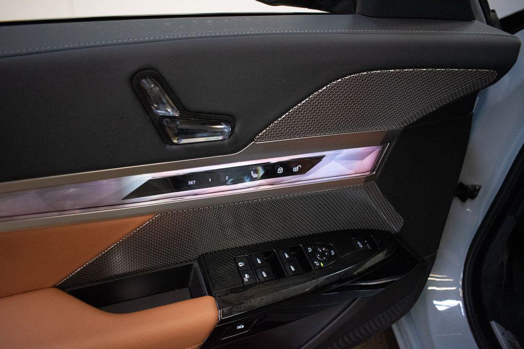 2025 BMW 740 XDRIVE — миниатюра 23