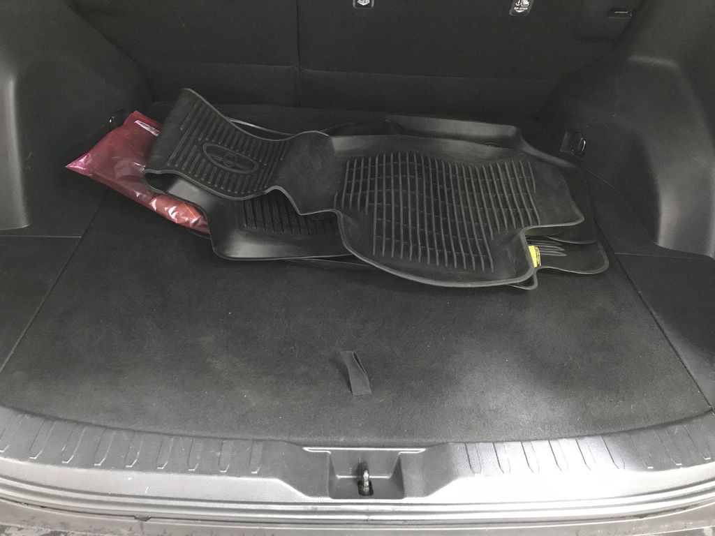 صورة مصغرة 25 لـ 2022 Toyota RAV4 HYBRID XLE