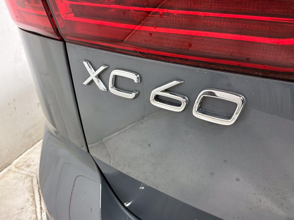 2022 Volvo XC60 RECHARGE PLUG-IN HYBRID T8 INSCRIPTION EXPRES 缩略图 9