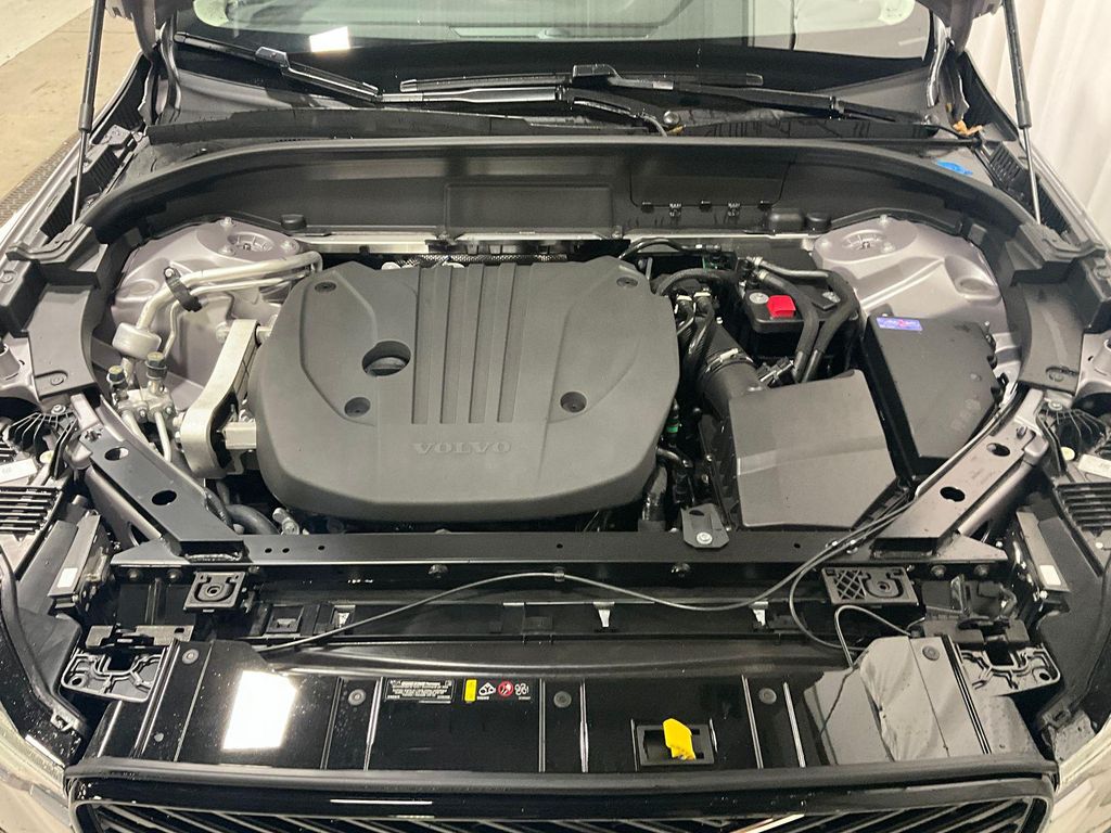2026 Volvo XC60 B5 PLUS — фото 10