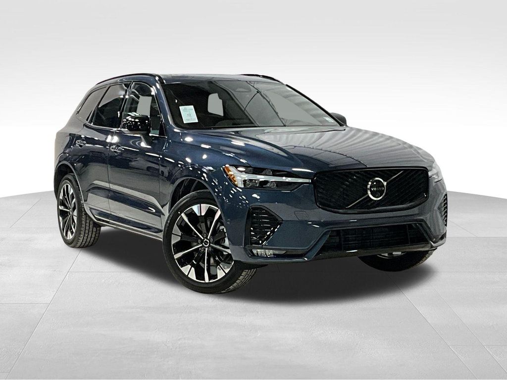 New 2026 Volvo XC60 B5 Plus
