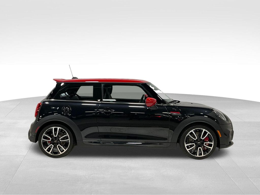 2024 MINI HARDTOP JOHN COOPER WORKS — фото 4