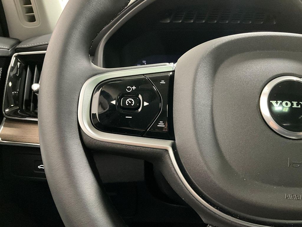 2026 Volvo XC90 PLUS, B6 AWD GAS (MILD HYBRID), GASOLINE, BRI — миниатюра 17