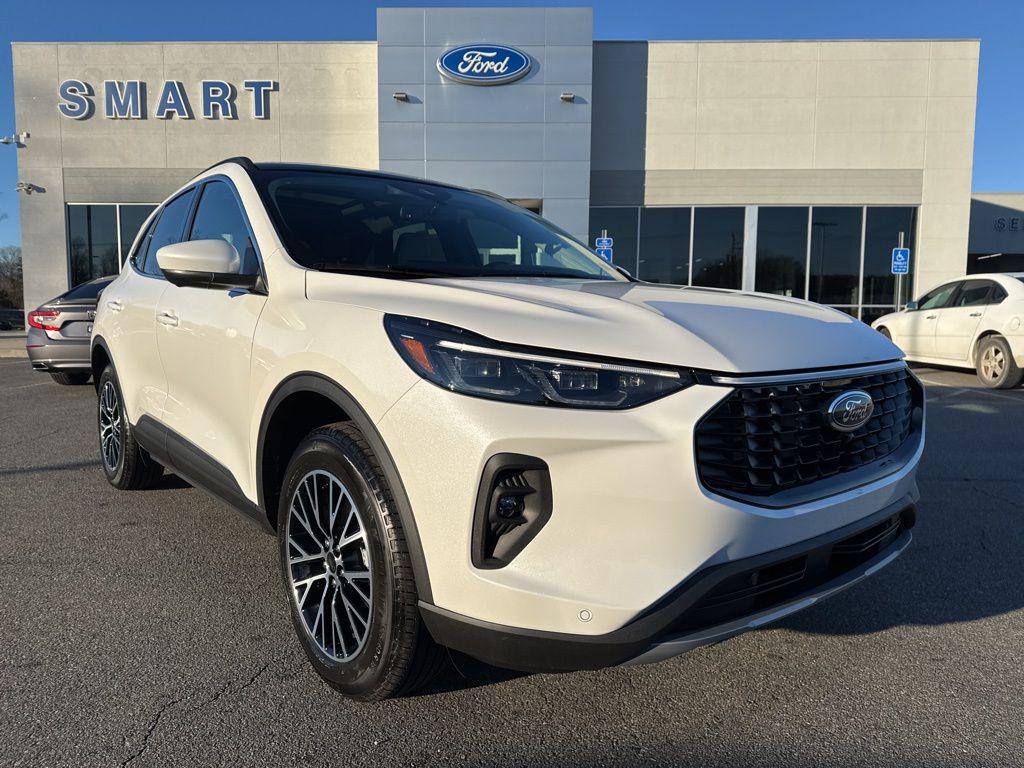 New 2025 Ford Escape PHEV SE