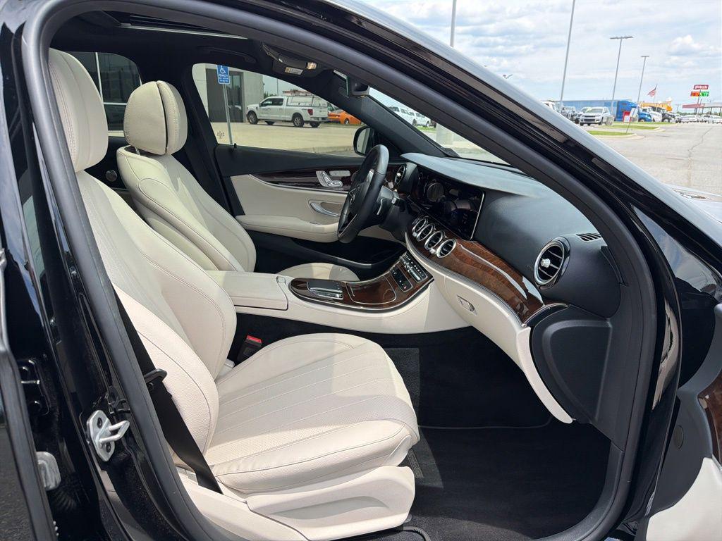 صورة مصغرة 21 لـ 2021 Mercedes-BENZ E-CLASS