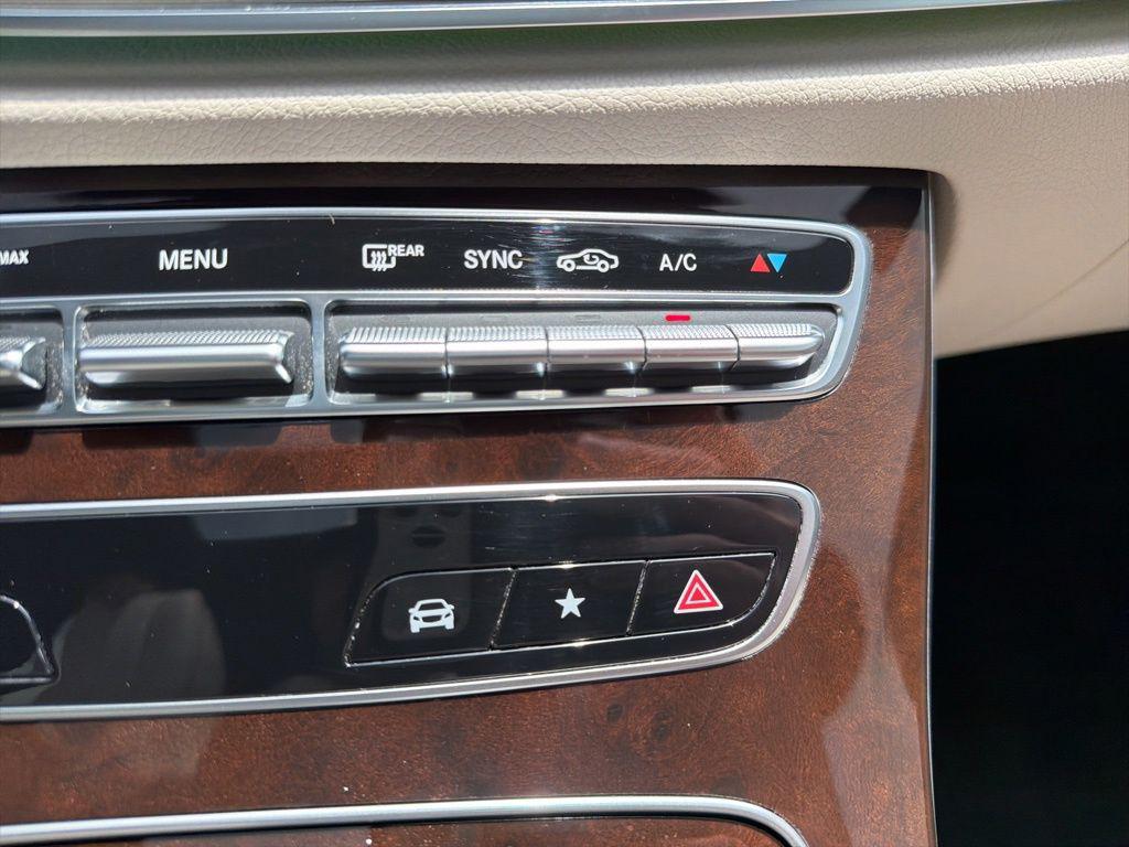 صورة مصغرة 35 لـ 2021 Mercedes-BENZ E-CLASS