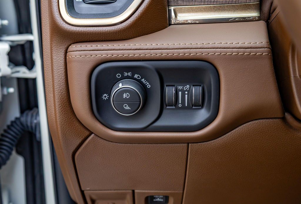 صورة مصغرة 21 لـ 2024 RAM 2500 LONGHORN