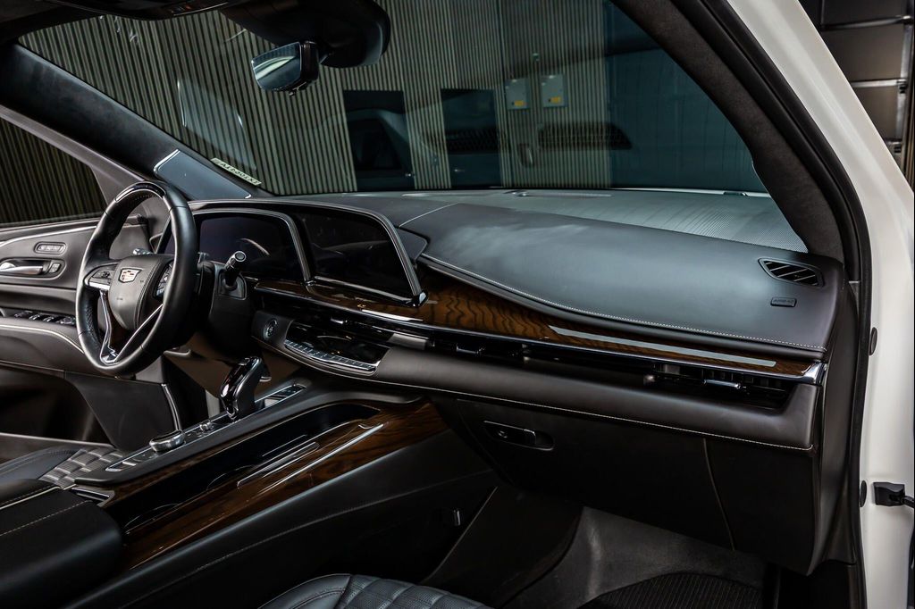 صورة 7 لـ 2024 Cadillac ESCALADE SPORT PLATINUM