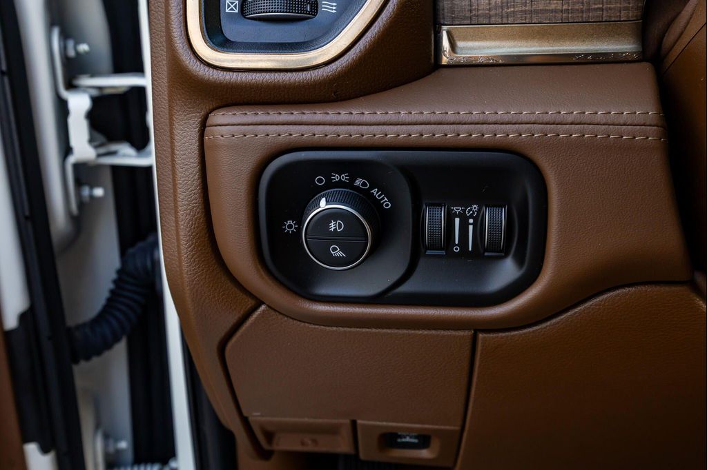 2024 RAM 3500 LONGHORN 缩略图 21