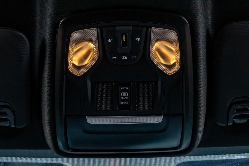 2024 RAM 3500 TRADESMAN CREW CAB 4X4 8' BOX — фото 28
