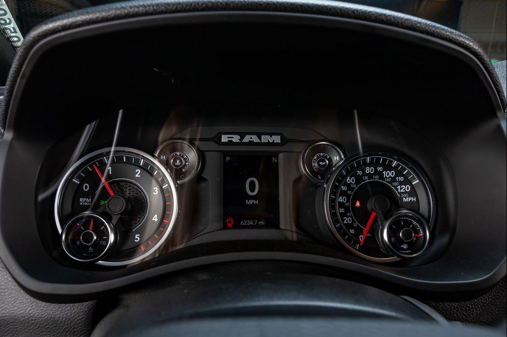 2024 RAM 3500 TRADESMAN CREW CAB 4X4 8' BOX — фото 20