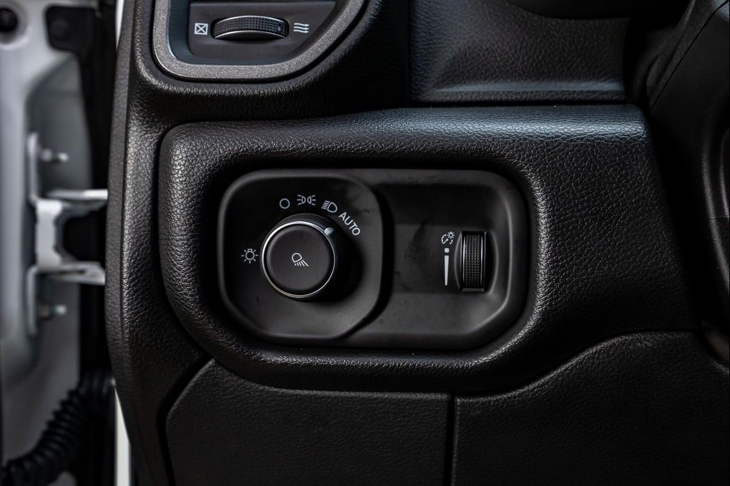 2024 RAM 3500 TRADESMAN CREW CAB 4X4 8' BOX — фото 22