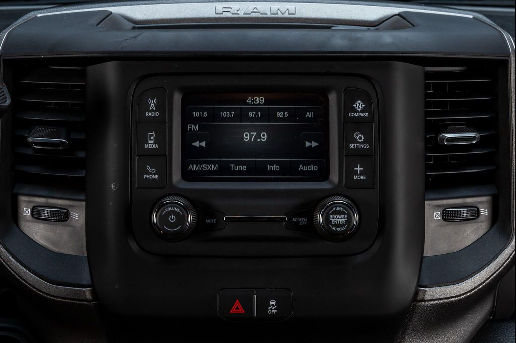 2024 RAM 3500 TRADESMAN CREW CAB 4X4 8' BOX — фото 25