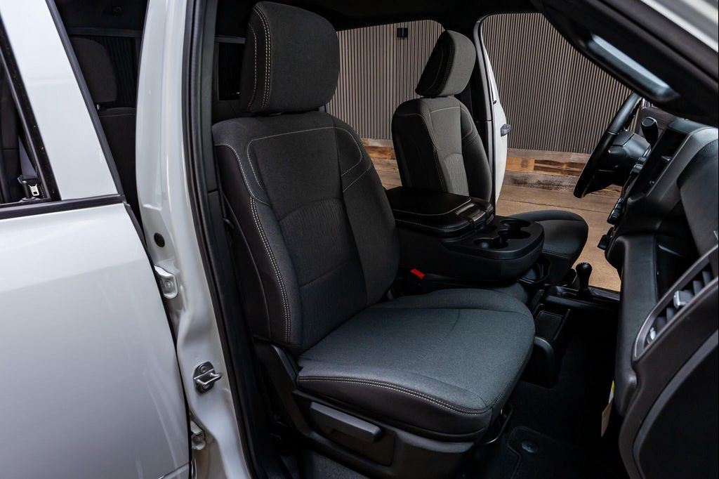 2024 RAM 3500 TRADESMAN CREW CAB 4X4 8' BOX — фото 31