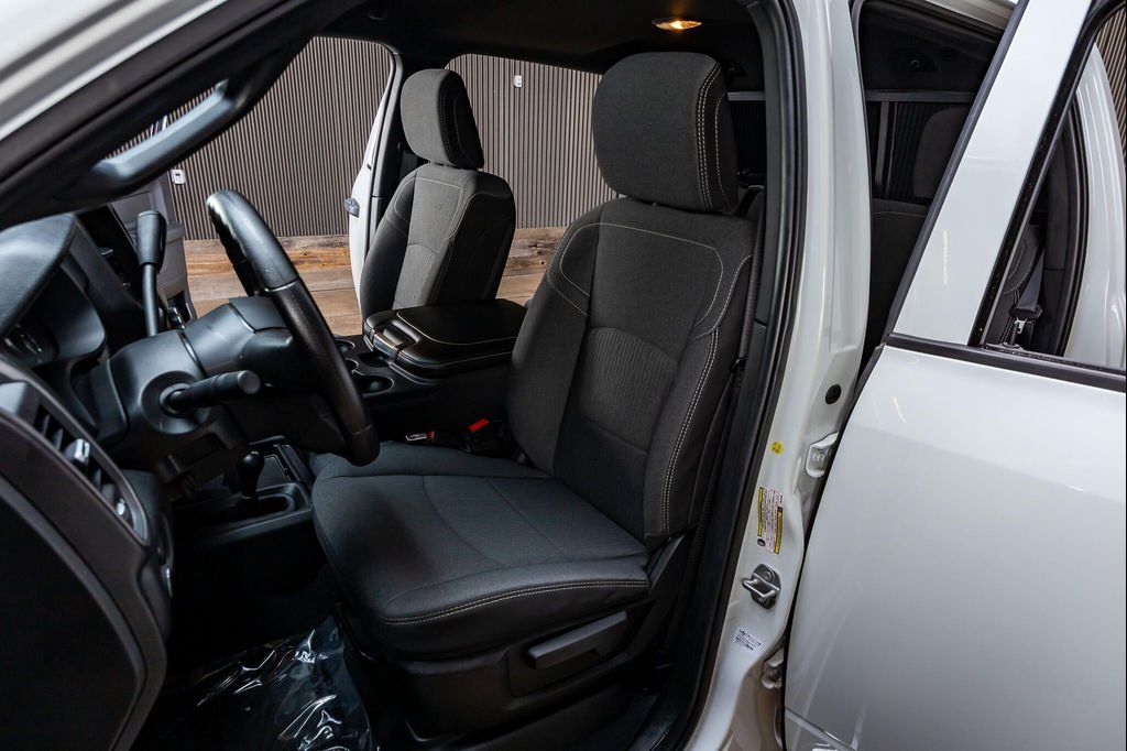 2024 RAM 3500 TRADESMAN CREW CAB 4X4 8' BOX — фото 30