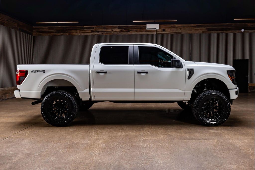 صورة 7 لـ 2026 FORD F-150 STX