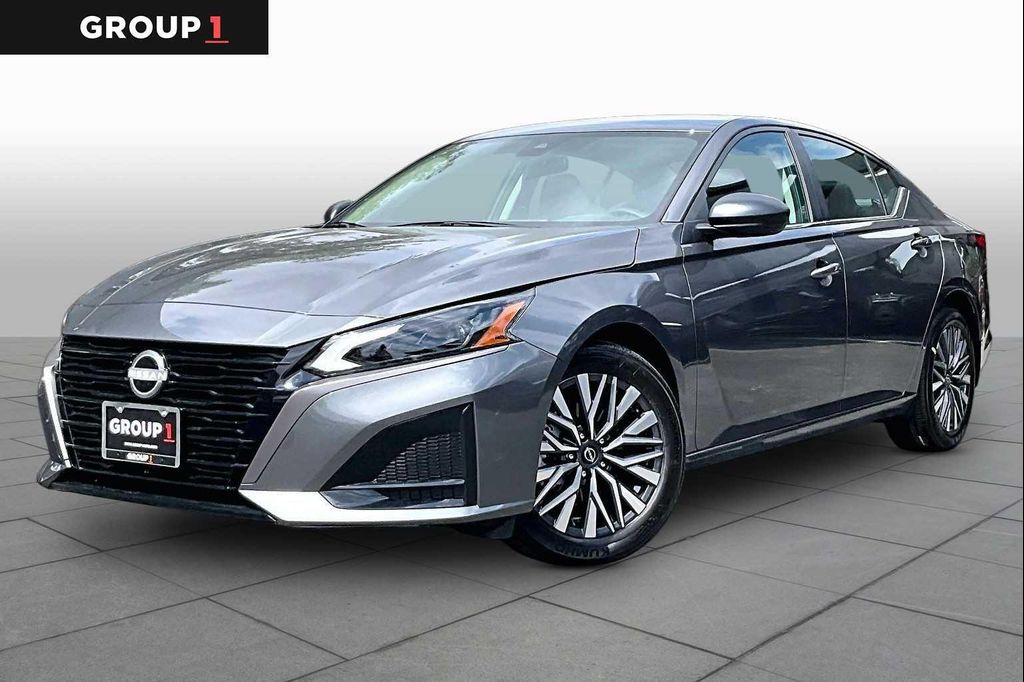 New 2026 Nissan Altima SV FWD