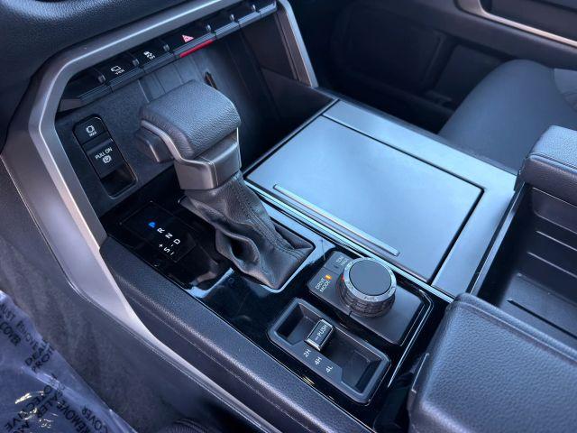 2025 Toyota SEQUOIA SR5 — миниатюра 22