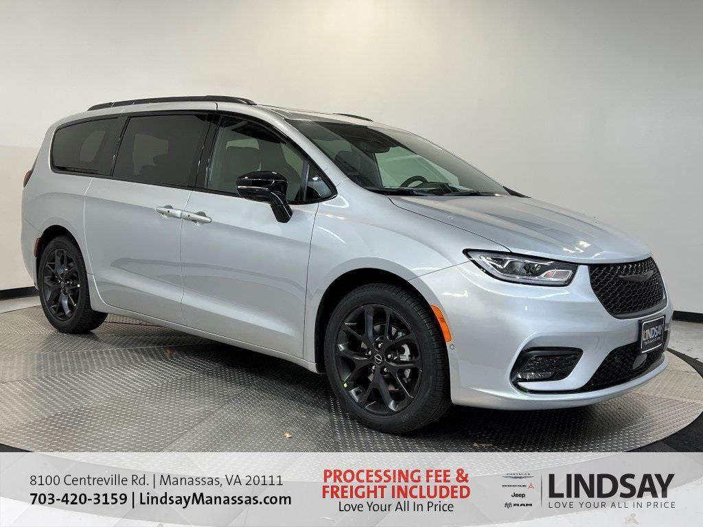 New 2026 Chrysler Pacifica Limited