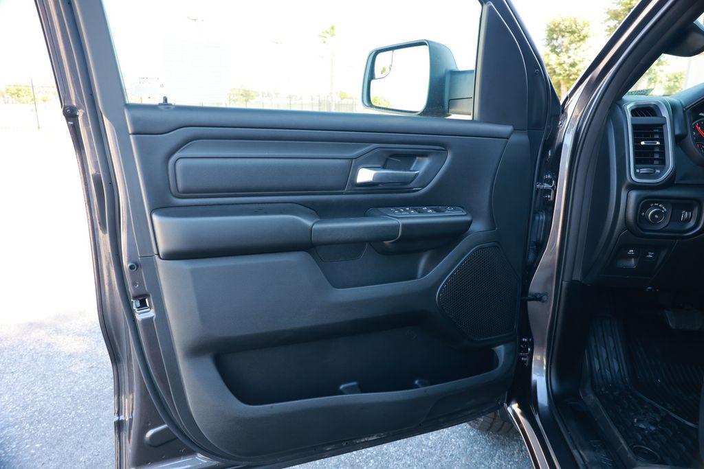 صورة مصغرة 16 لـ 2026 RAM 1500 TRADESMAN