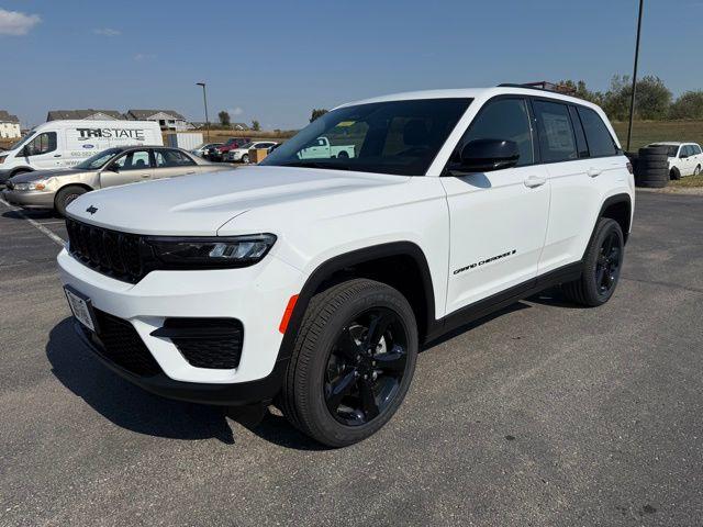 New 2025 Jeep Grand Cherokee Altitude