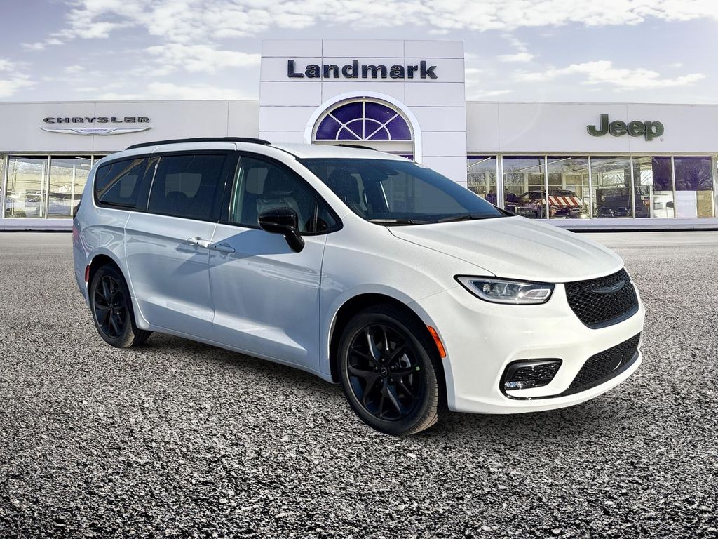 New 2026 Chrysler Pacifica L