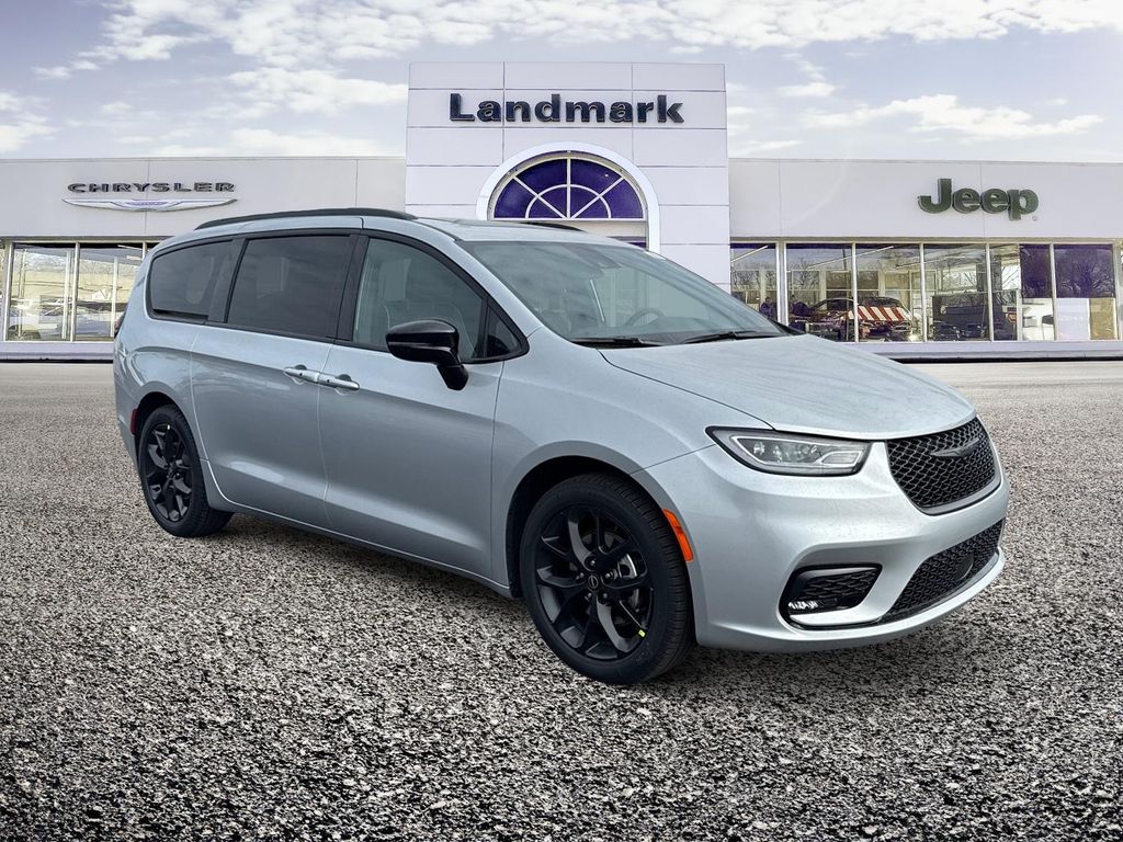 New 2026 Chrysler Pacifica Limited
