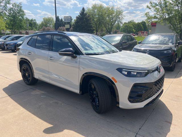 New 2026 Volkswagen Tiguan 2.0T SE R-Line Black 4MOTION