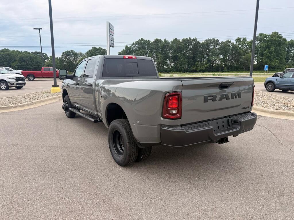2026 RAM 3500 TRADESMAN CREW CAB 4X4 8' BOX — фото 5