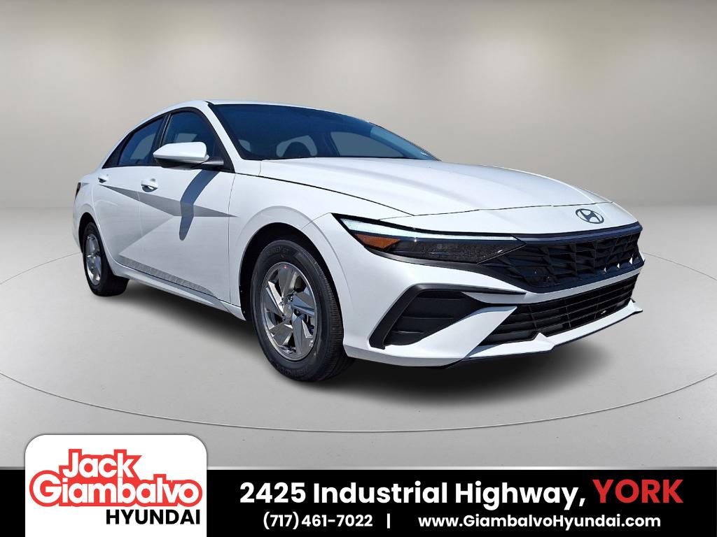 New 2026 Hyundai ELANTRA SE