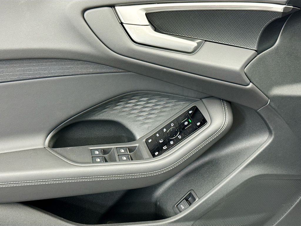 صورة مصغرة 24 لـ 2025 AUDI A5