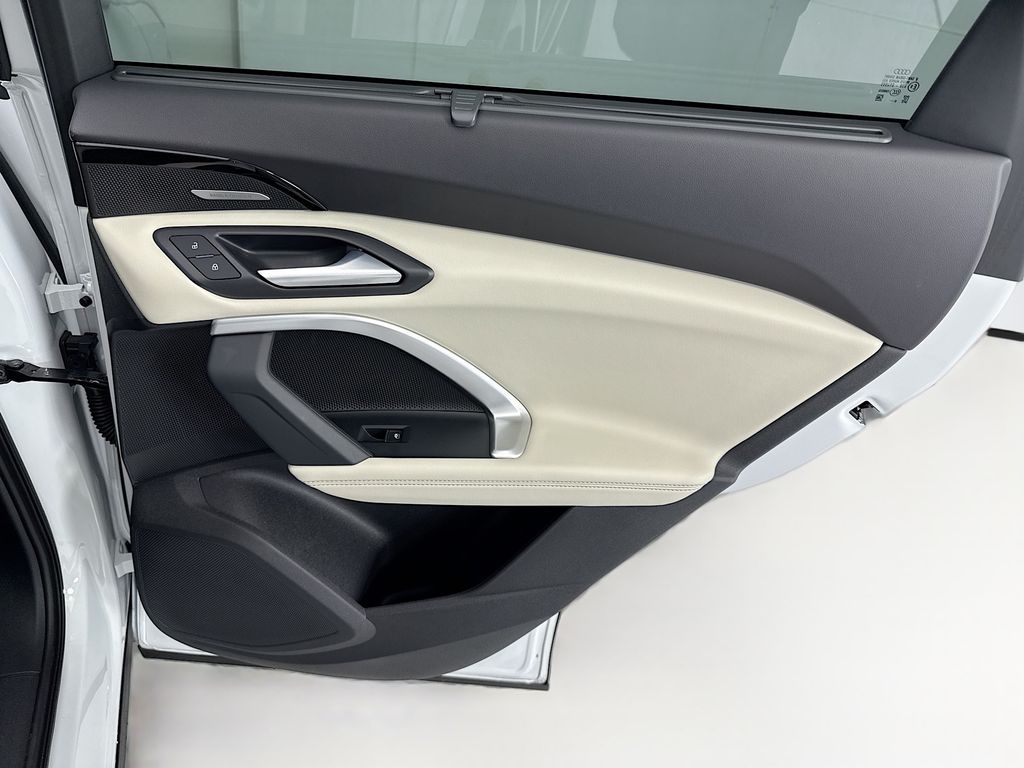 صورة 26 لـ 2025 AUDI Q5 2.0T PREMIUM PLUS