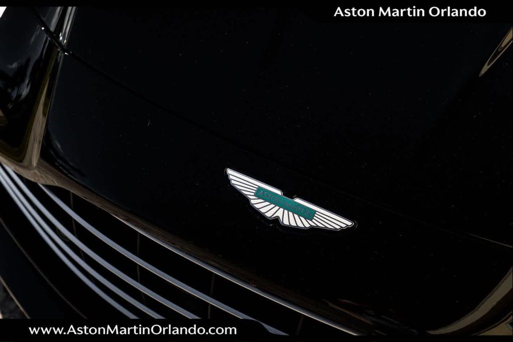 2026 ASTON MARTIN VANTAGE ROADSTER photo 8