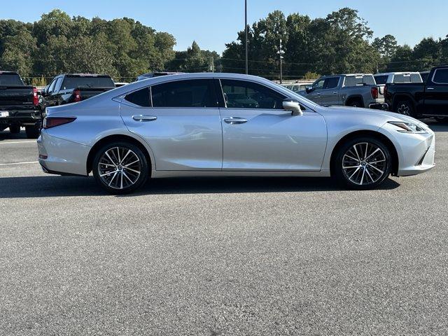 صورة 4 لـ 2025 Lexus ES 350 350