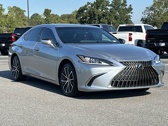 صورة 3 لـ 2025 Lexus ES 350 350