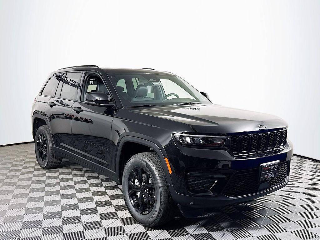 New 2025 Jeep Grand Cherokee Laredo