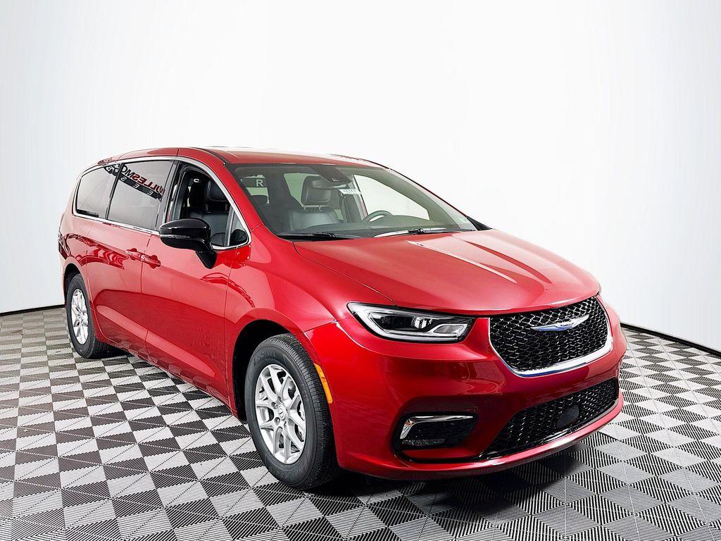 New 2026 Chrysler Pacifica Select