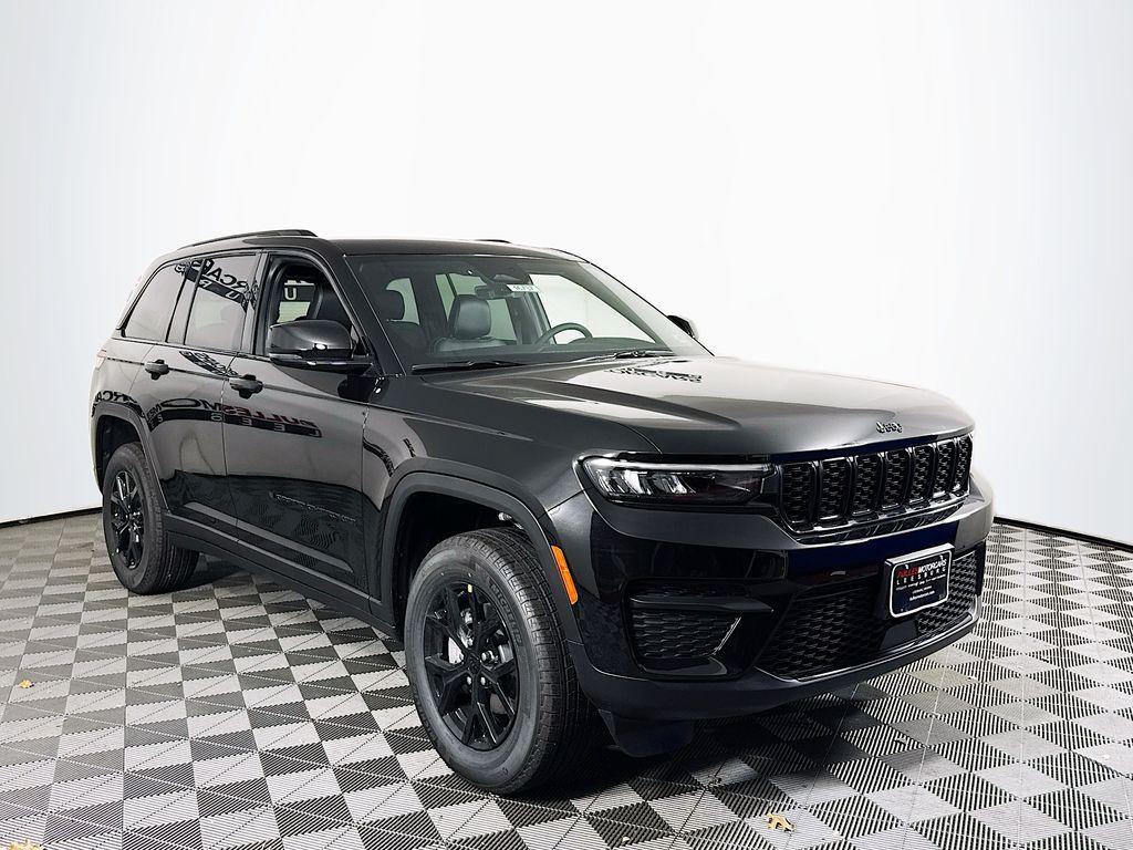New 2025 Jeep Grand Cherokee Laredo