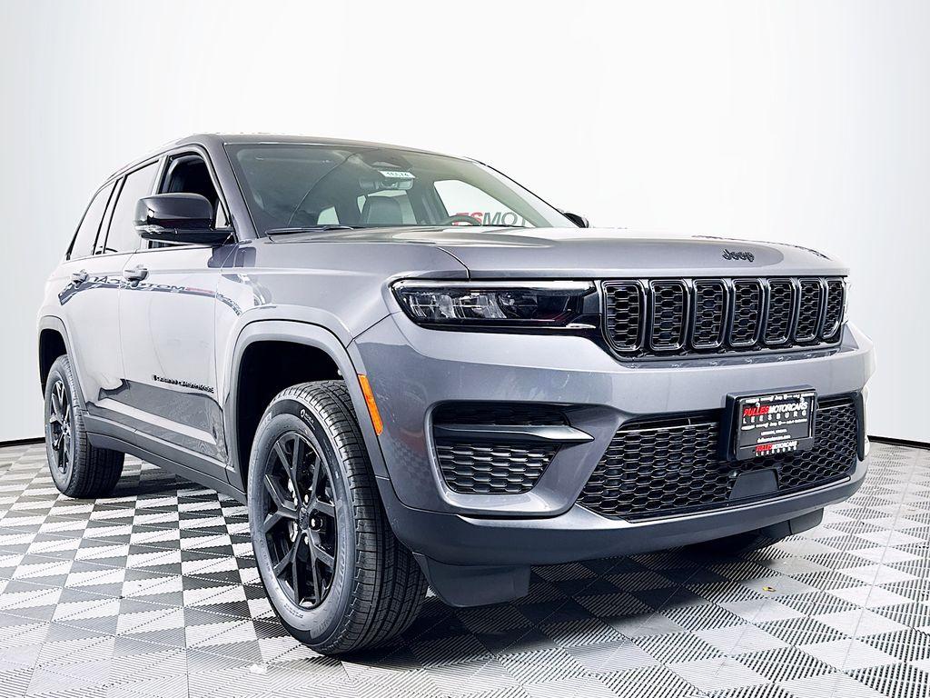New 2025 Jeep Grand Cherokee Laredo