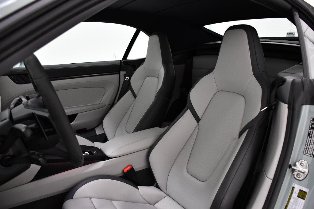 صورة مصغرة 19 لـ 2026 Porsche 911 CARRERA GTS